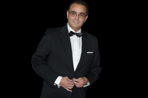 الإمارات تمنح الإقامة الذهبية لطبيب الأسنان المعروف محمد انشاصي