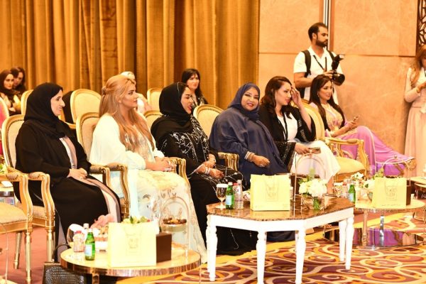 تكريم سيدة الأعمال صفاء السالمي في ملتقى سيدات المجتمع