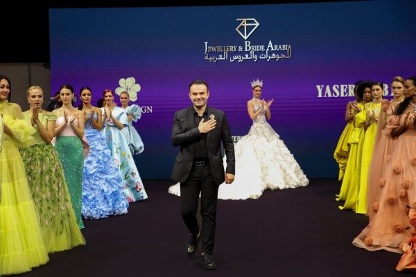 ياسر البيك يطلق مجموعة صيف 2023 في معرض الأزياء والمجوهرات بدبي 