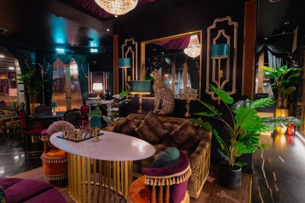 افتتاح مطعم ومقهى “يارا” الفخم في بالم ستريب مول