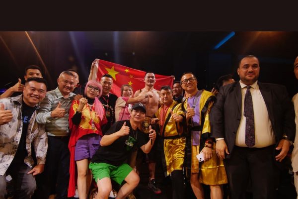 بطولة WBA العالمية للملاكمة تنهي جولتها بدبي بنجاح